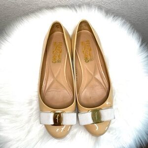Salvatore Ferragamo Beige Patent Leather Flats with Bow